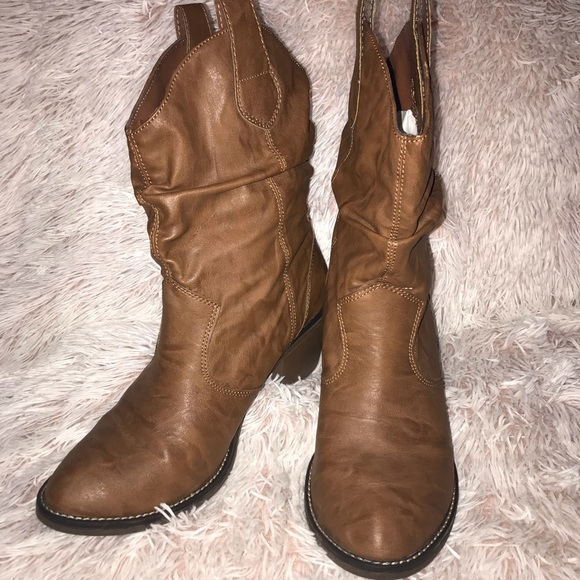 X-Appeal short brown boots 👢 - Picture 2 of 5